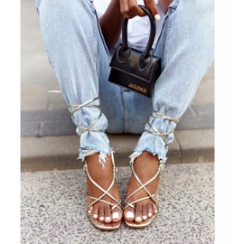 PS1 Sidotut sandaalit korkealla kantapäällä, jossa neliömäinen varvas kultainen kiitotie 3