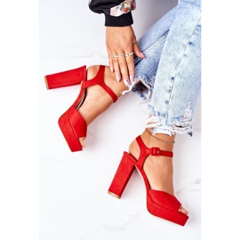 PW1 Mokkanahkaiset sandaalit punaisella Camilia -baarilla punainen 1