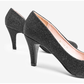 Kiiltävät mustat pumput Zarilan stiletto -kantapäässä 1