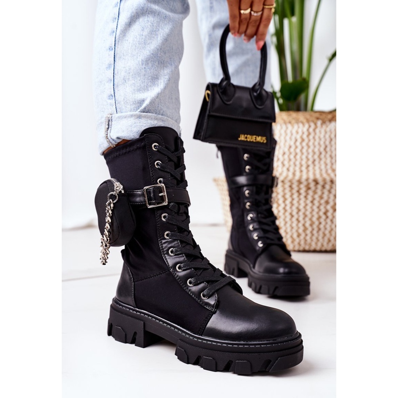 PS1 Lämpimät työntekijät munuaismustalla katsovat minua 1