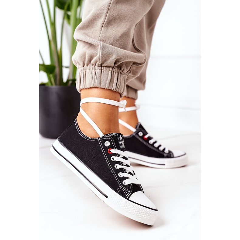 NEWS Naisten klassiset mustat lenkkarit valkoisella Ecoma -pohjalla 2