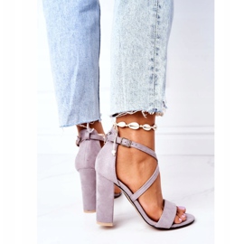 PS1 Mokkanahkaiset sandaalit baarissa Harmaa tanssi kanssani 2