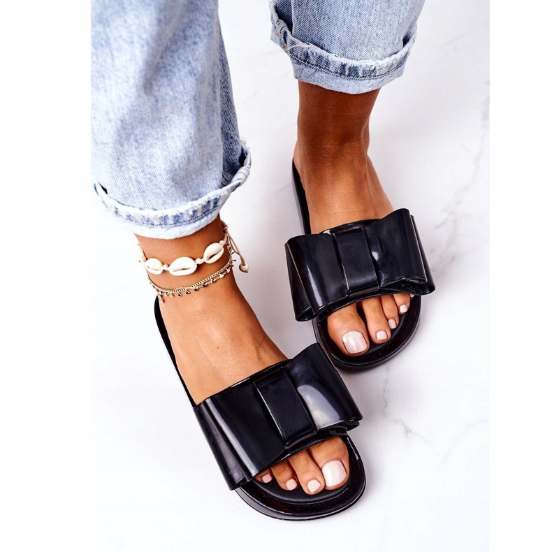 PS1 Kumitossut, joissa rusetti Musta huhtikuu 4