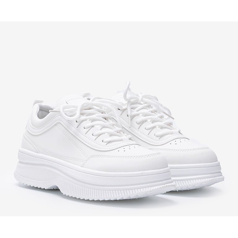 Valkoiset lenkkarit, joissa on mattapinta Andreia valkoinen 1