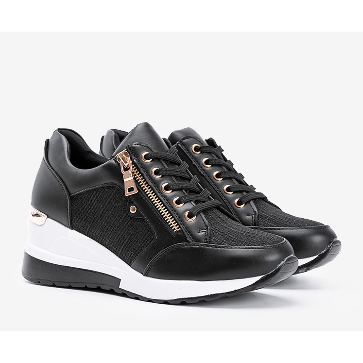 Mustat kiiltävät lenkkarit Moment -kiilassa 1