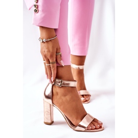 Klassiset nahkasandaalit baarissa Laura Messi 1760 Samppanja vaaleanpunainen 1