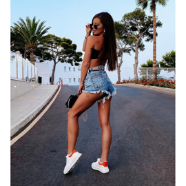 SHELOVET Valkoiset lenkkarit lavalla valkoinen 1