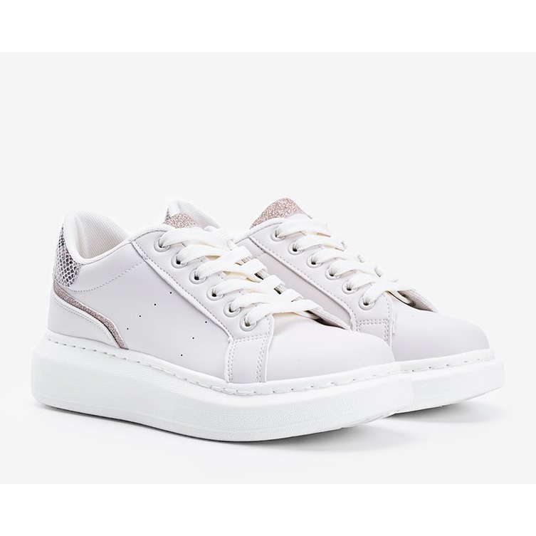 Beige lenkkarit, joissa paksu Aliccer -pohja 1