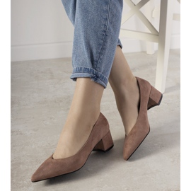 Vaaleanpunaiset pumput Flore -pylväässä vaaleanpunainen 1