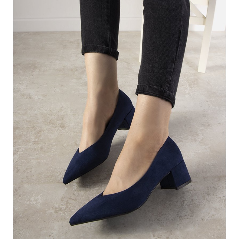 Tummansiniset pumput Floren -pylväässä sininen 2