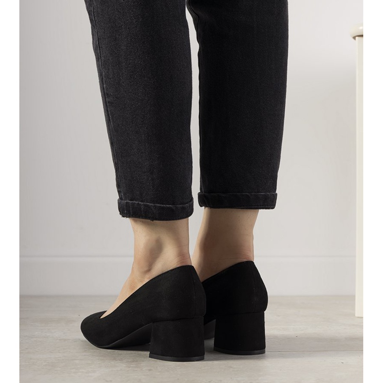 Mustat pumput aina postissa 2