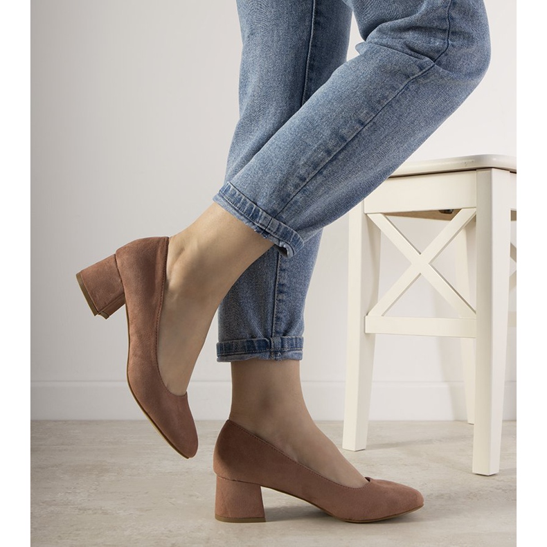 Vaaleanpunaiset pumput Always postissa vaaleanpunainen 1