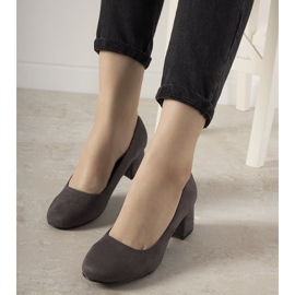 Harmaat pumput Always -postissa 1