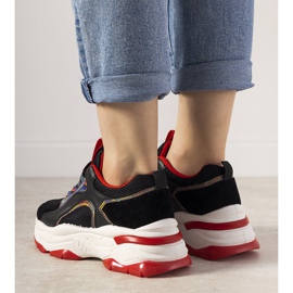 Mustat lenkkarit holografisilla Freedom -lisäosilla 1