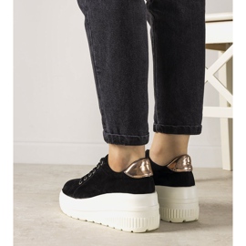 Mustat urheilukengät, joissa korkea Rapter -pohja 2