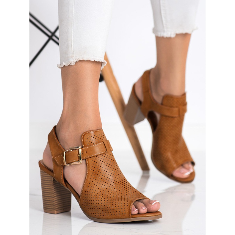 Renda Rakennetut sandaalit Eco -nahkaa ruskea 2