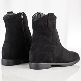 J. Star Musta Cowgirls Kiilalla 1