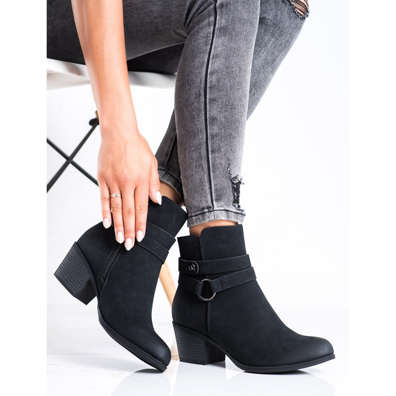 J. Star Saappaat koristeellisella vyöllä musta 2