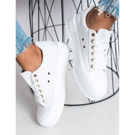 Goodin Klassiset lenkkarit alustalla valkoinen 1