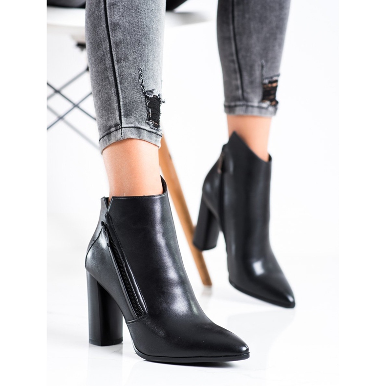 Filippo Tyylikkäät saappaat Spitzissä musta 1