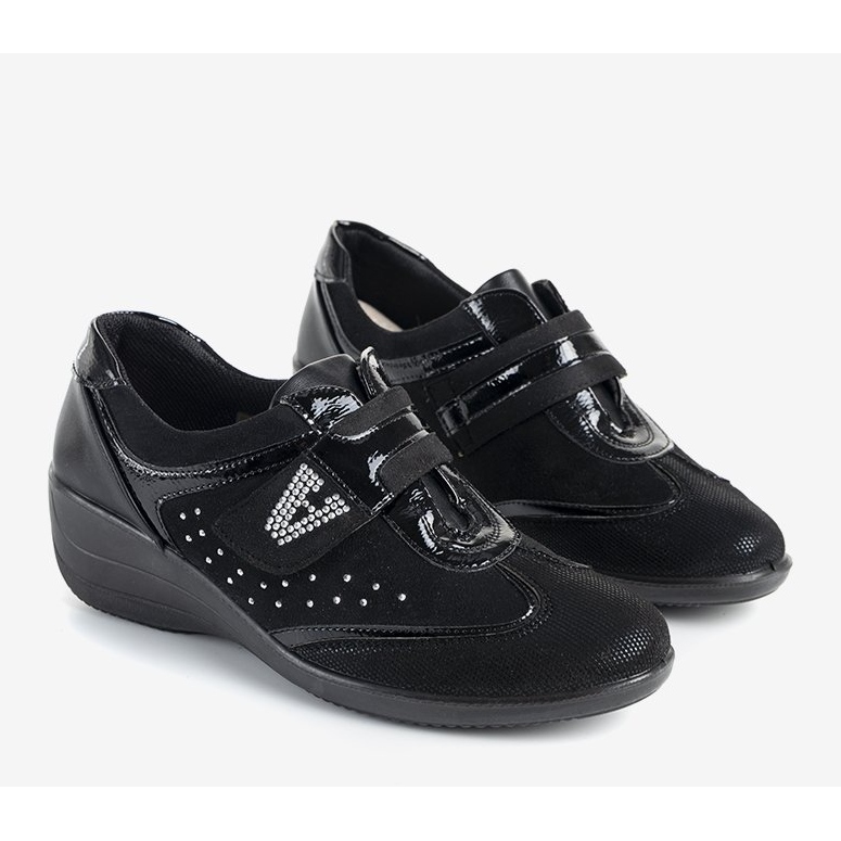 Mustat Meranten kiilakengät 1