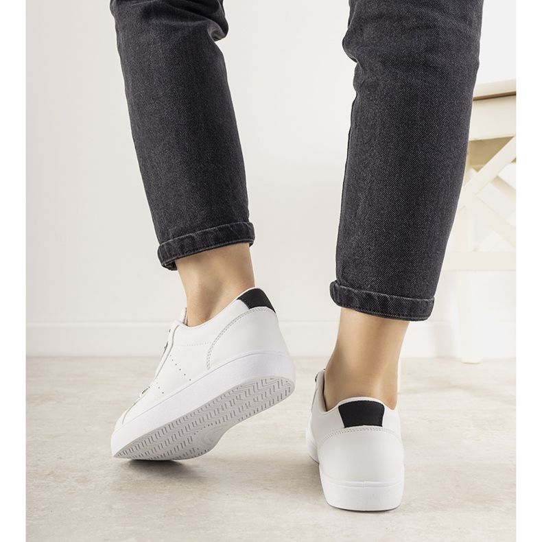 Mustavalkoiset Boomshom -lenkkarit valkoinen 1