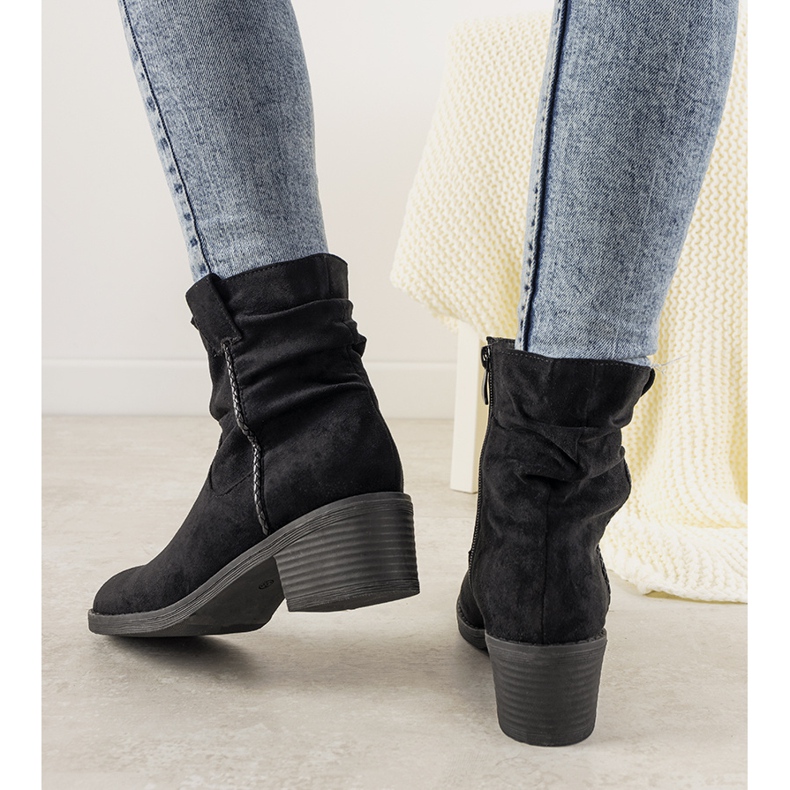 Mustat tikatut naisten konjakkikengät 1