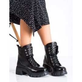 SHELOVET Muodikkaita työntekijöitä nastoilla musta 1