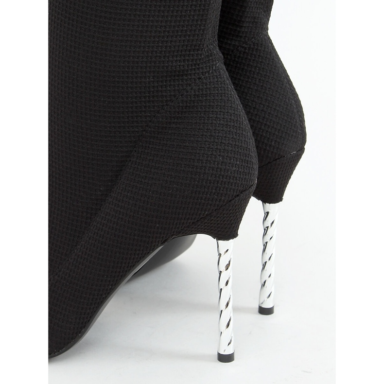 Mustat polvisaappaat korkokengissä TM032 Black 1