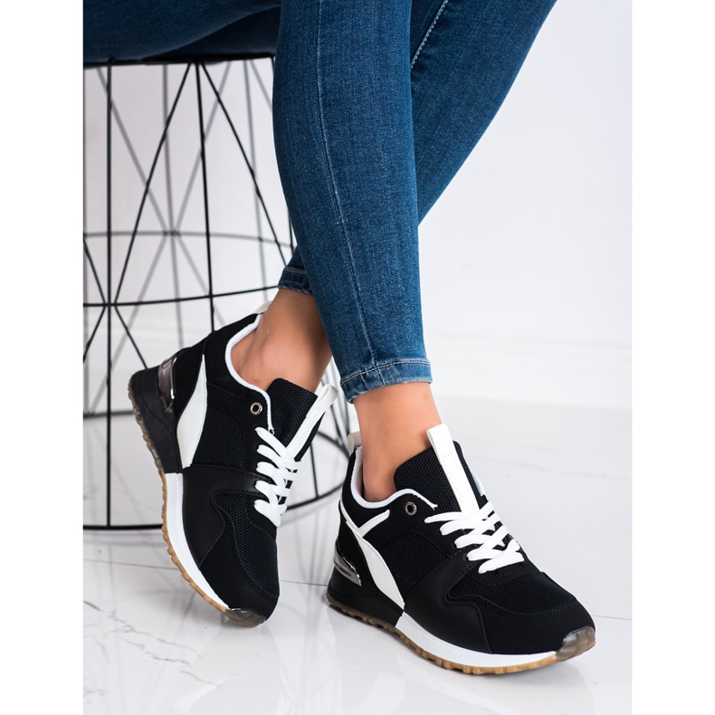 SHELOVET Mustat urheilukengät 1