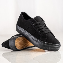 Bella Star Mustat lenkkarit lavalla 1