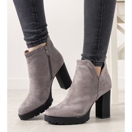 Harmaat saappaat Bushido -pylväässä 1