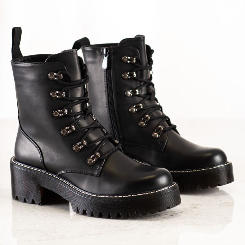 Janessa Muotityöntekijät musta 2