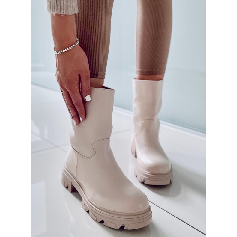 Mustat saappaat, joissa on suora yläosa QT29P MUSTA (kameli) 2