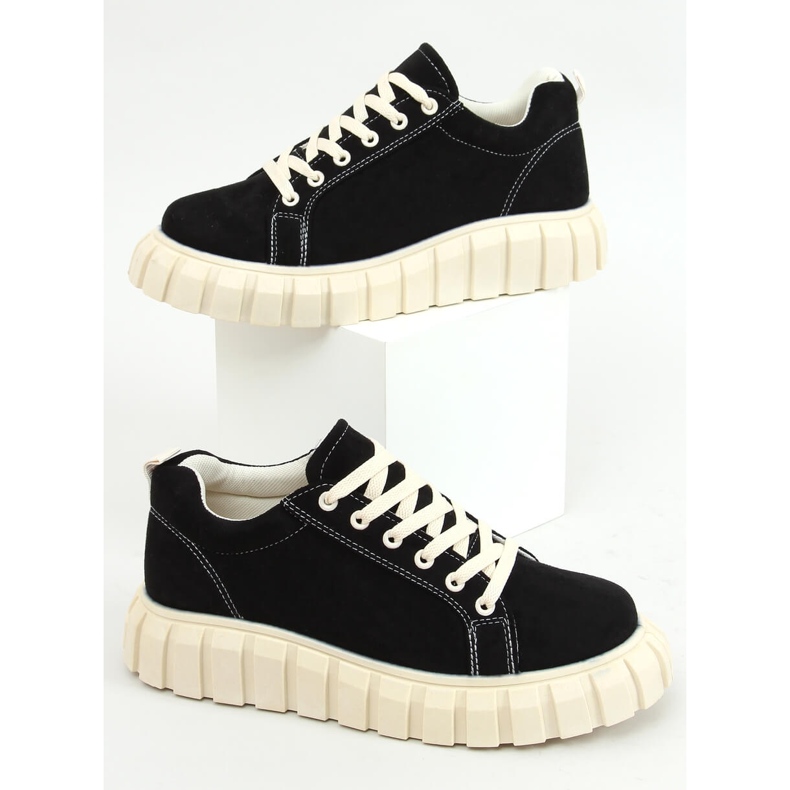 Mustat lenkkarit paksulla pohjalla 85-737 Musta 1