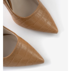 Ruskeat pumput Thrower -kantapäässä 1