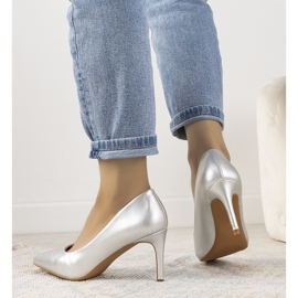 Klassiset hopeapumput Isla -stiletto -kantapäässä 1