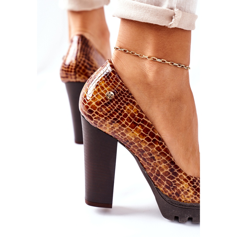 Nahkapumput tangossa Maciejka 02629-50 Lakattu malmi ruskea 3