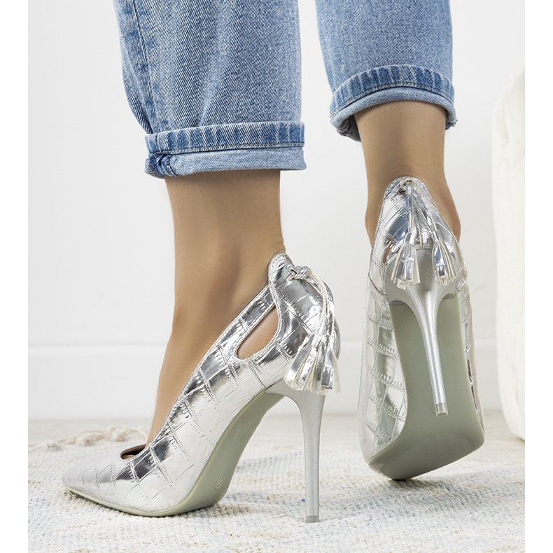 Hopeiset nastat koristeellisilla Permewan -leikkauksilla hopea 1