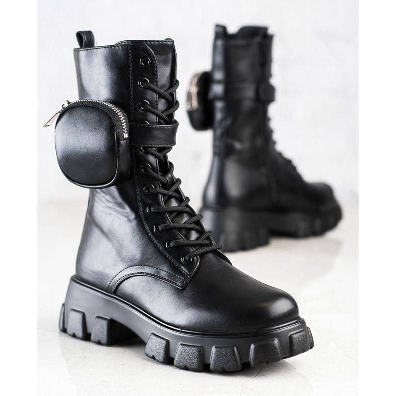 Bestelle Muodikkaat saappaat, joissa tasku musta 1