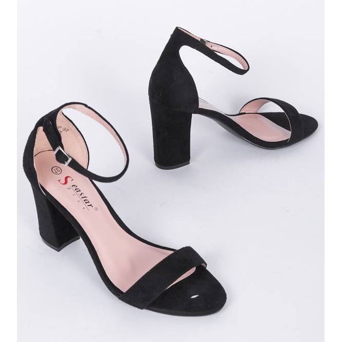 Mustat sandaalit Bethany -postissa 1