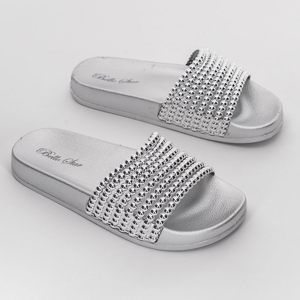 Hopeiset tossut, joissa on kumiset Jennya -helmet hopea 1