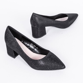 Mustat hehkuvat pumput Laitan viestissä 1