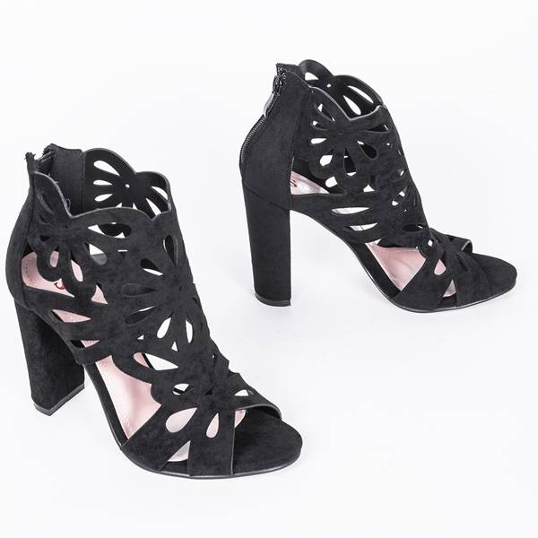 Mustat saappaat Leah -leikkauksella 1