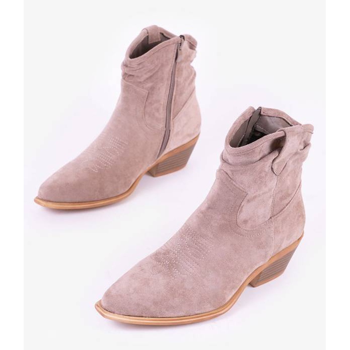 Harmaanruskeat cowboy-saappaat Bowi Bowi -pylväässä 1