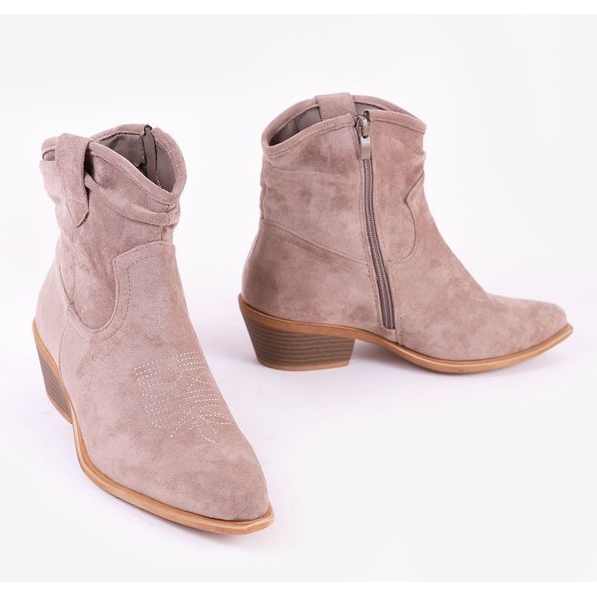 Harmaanruskeat cowboy-saappaat Bowi Bowi -pylväässä 2