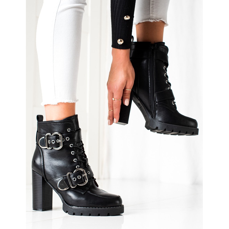 Erynn Mustat saappaat korkealla postilla 2