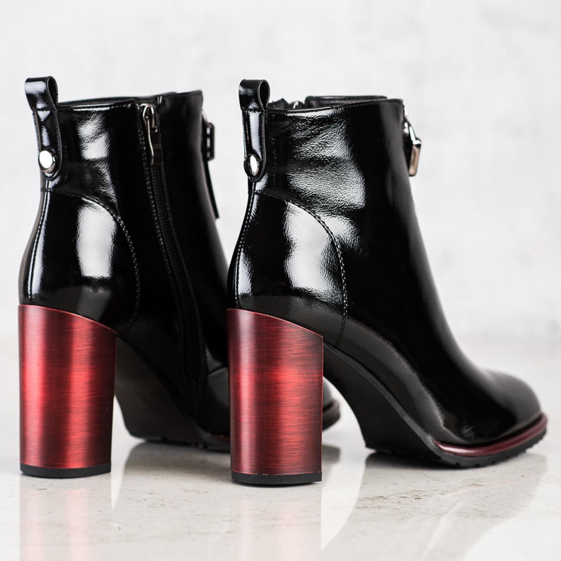 S. BARSKI Tyylikkäät lakatut saappaat S.BARSKI musta 1