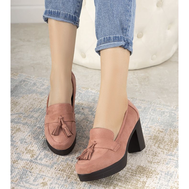 Vaaleanpunaiset mokkasiinit Himmelin postauksessa vaaleanpunainen 1