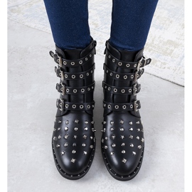 Mustat, rikkaasti koristellut naisten saappaat Meieriltä 1